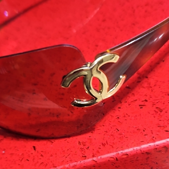 Chanel Brown Sunglasses - Picture 2 of 5